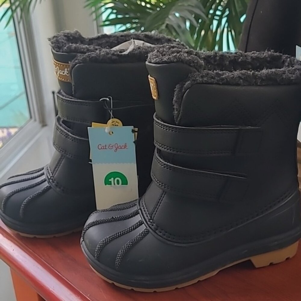 New with tags! Cat & Jack Boys 10 waterproof black warm winter snow boots